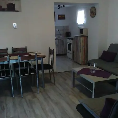Tiszai-ekko Apartmanhaz * Tiszafüred